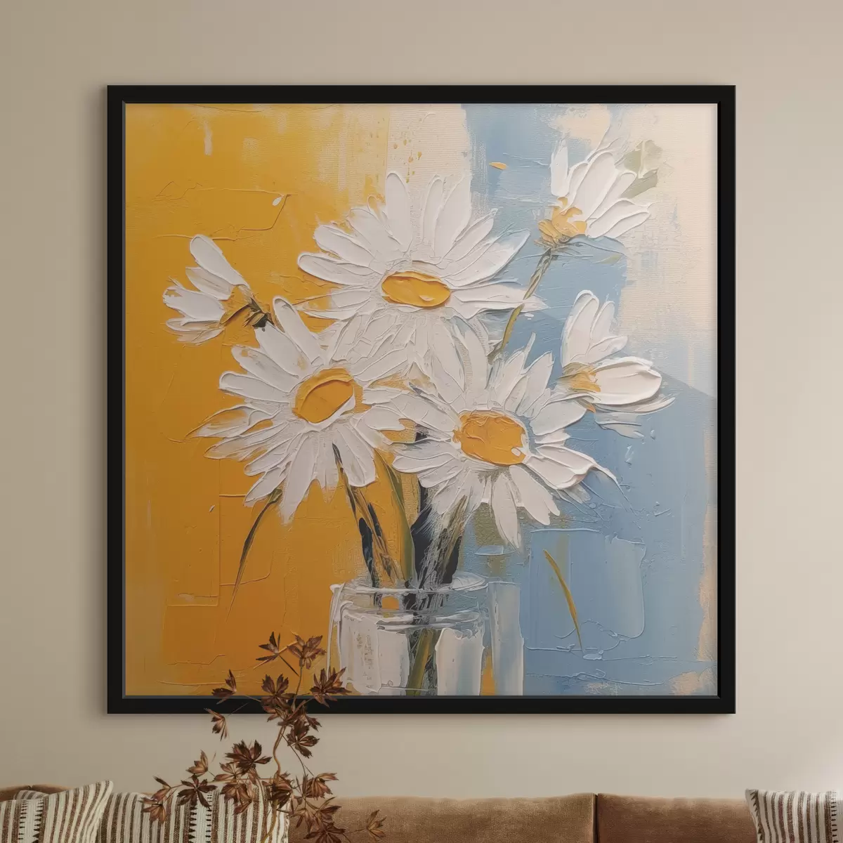 Plakāts Baltas margrietiņas stikla vāzē uz zila un dzeltena fona, eļļas gleznas imitācija, lieli triepieni f38907