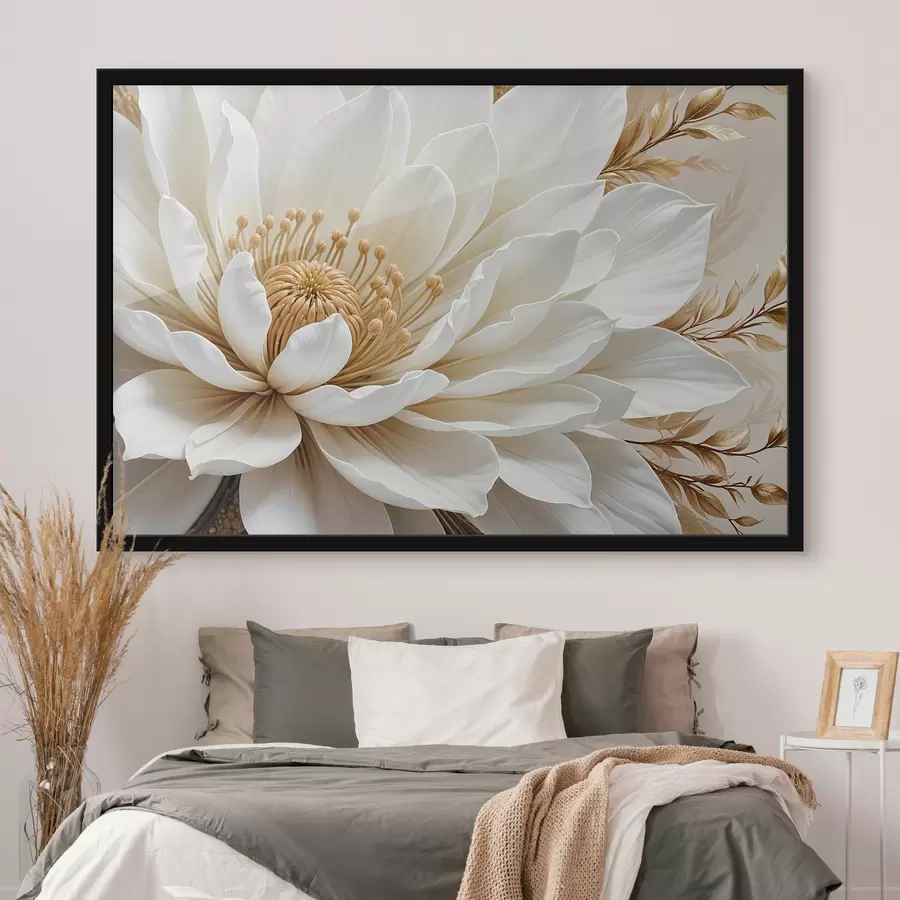 Fototapetes Liela, balta dālijas zieda tuvplāns ar smalkām ziedlapiņām un koši dzeltenu centru f39508