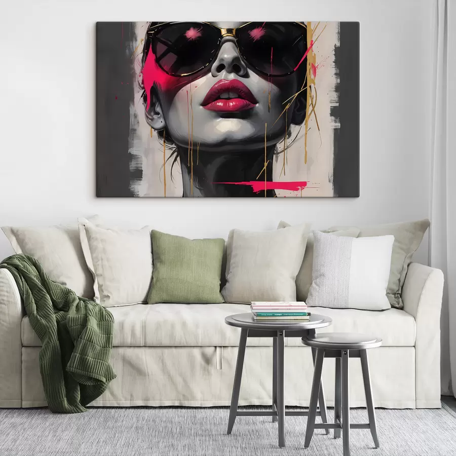 Glezna Abstrakts jaunas sievietes portrets saulesbrillēs ar rozā lūpām un abstraktām formām un rozā krāsas šļakatām  s40558