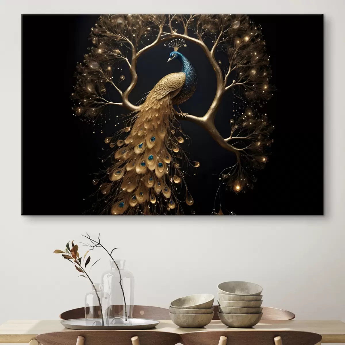 Glezna Pāvs ar koši spalvām sēž uz zara uz tumša fona ar kvēlojošiem kokiem s40612