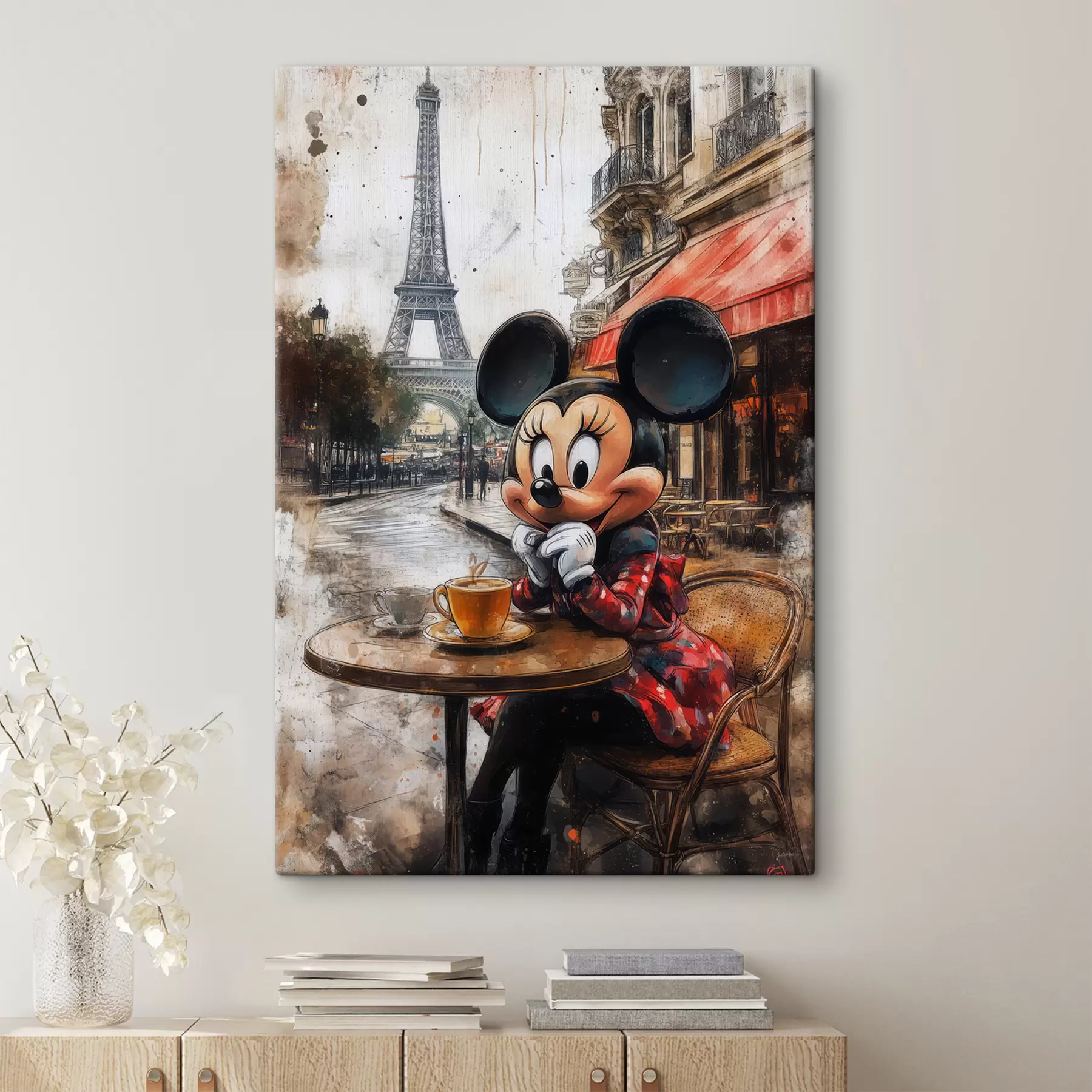 Fototapetes Mickey Mouse meitene dzer kafiju pret Eifeļa torni Parīzē s40972