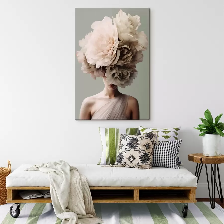 Glezna Sieviete ar lieliem ziediem uz galvas, slēpjot seju s41483