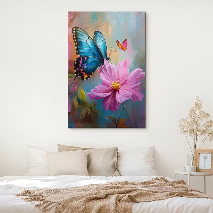 Glezna tauriņš un liels rozā zieds s41620