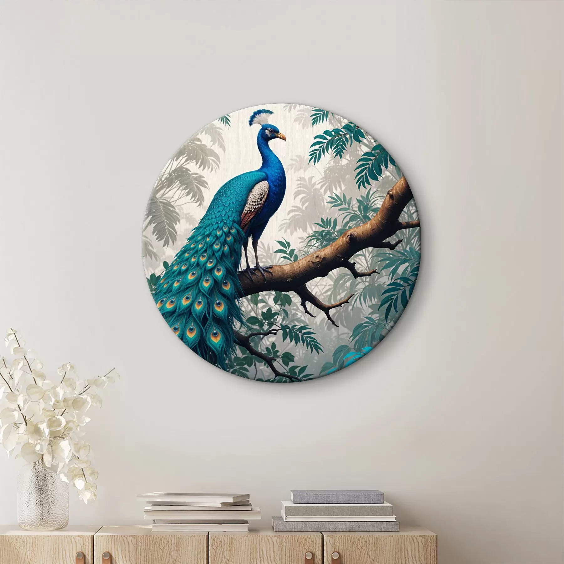 Glezna Koši zils pāvs, kas atrodas uz koka zara leknā, tropiskā mežā r39401