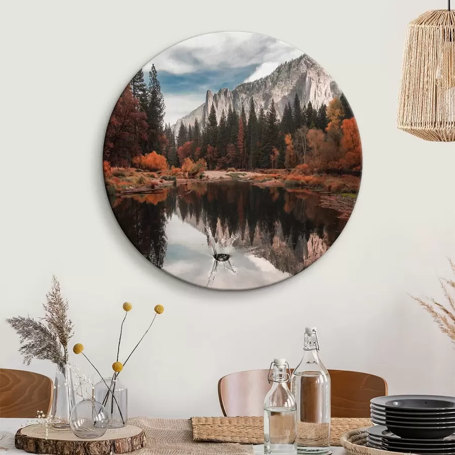 Glezna Rudens atspulgi uz klusa ezera r37852