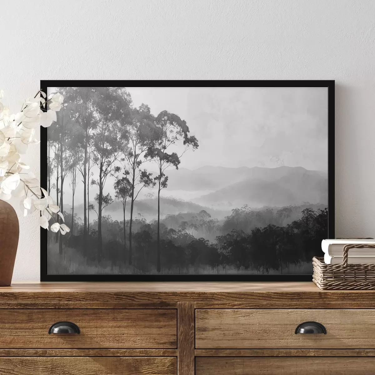 Plakāts Mistisks mežs pelēkos toņos, dabas ainava, koki f42373
