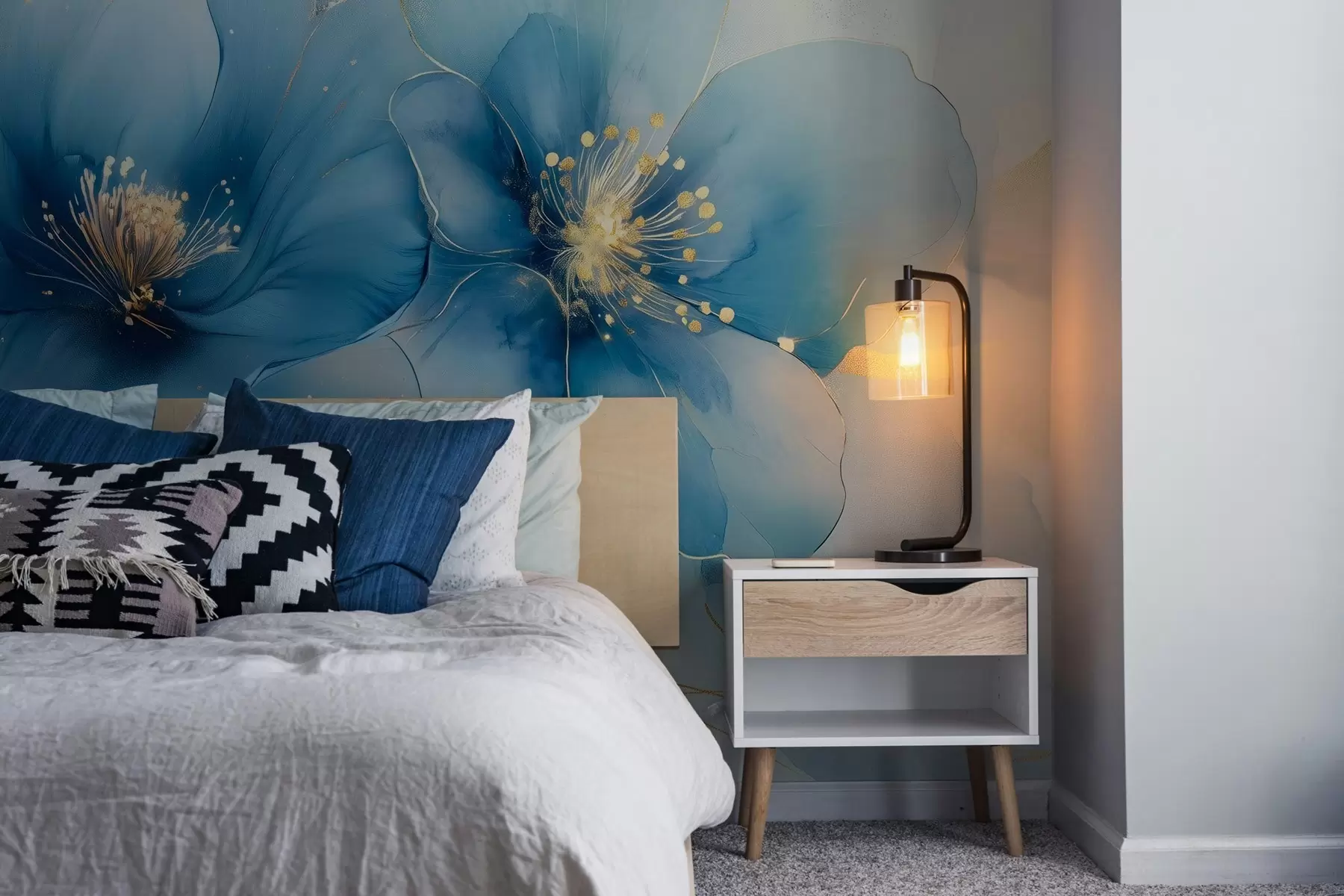 Fototapetes Sapņaina ziedu glezna ar lieliem, maigi ziliem ziediem w02769