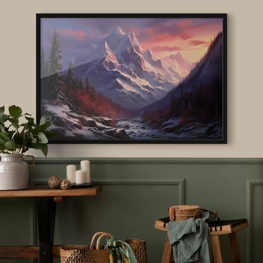 Fototapetes Elpu aizraujoša kalnu ainava saulrieta laikā ar sniegotām virsotnēm, tumšām priedēm un maigi sārti violetiem toņiem debesīs. f42566