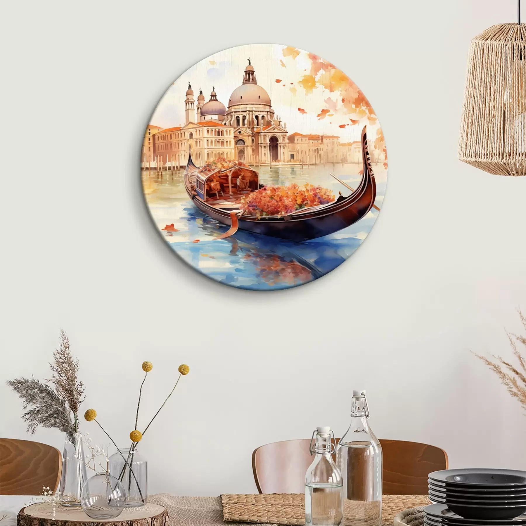 Glezna Venēcijas rudens skats ar gondolu, ko ieskauj koši oranžās un sarkanās lapas, un ēku atspulgi mierīgajā kanāla ūdenī r42576