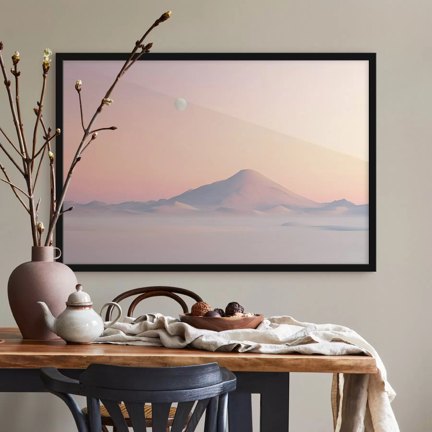 Glezna Liels kalns ar lēzenu nogāzi maigās pasteļkrāsāsās ar bālu mēnesi debesīs f42718