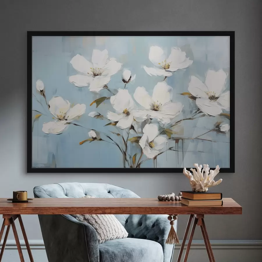 Fototapetes Balti ziedi ar maigām ziedlapiņām un zaļām lapām uz gaiši zila fona eļļas glezna imitācija f42719