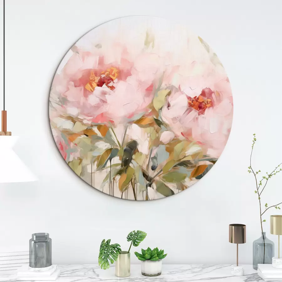 Glezna Eļļas glezna, kas imitē lielas rozā peonijas ar mīkstiem ziedlapiņām un dzelteniem centriem, ko ieskauj zaļas lapas r42720