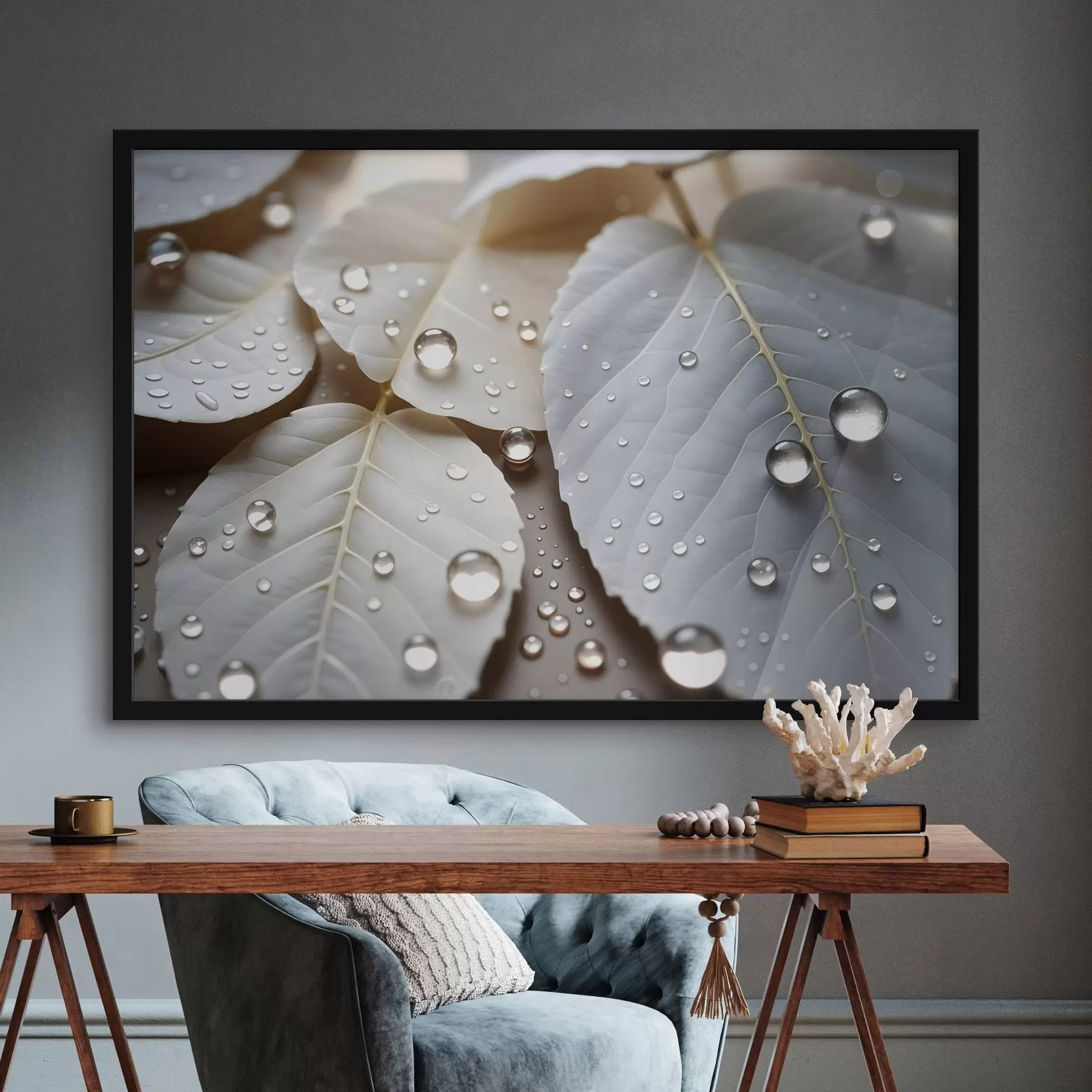 Fototapetes Ūdens pilienu noklātas baltas lapas tuvplānā, minimālisma kompozīcija, neitrāls fons f43159