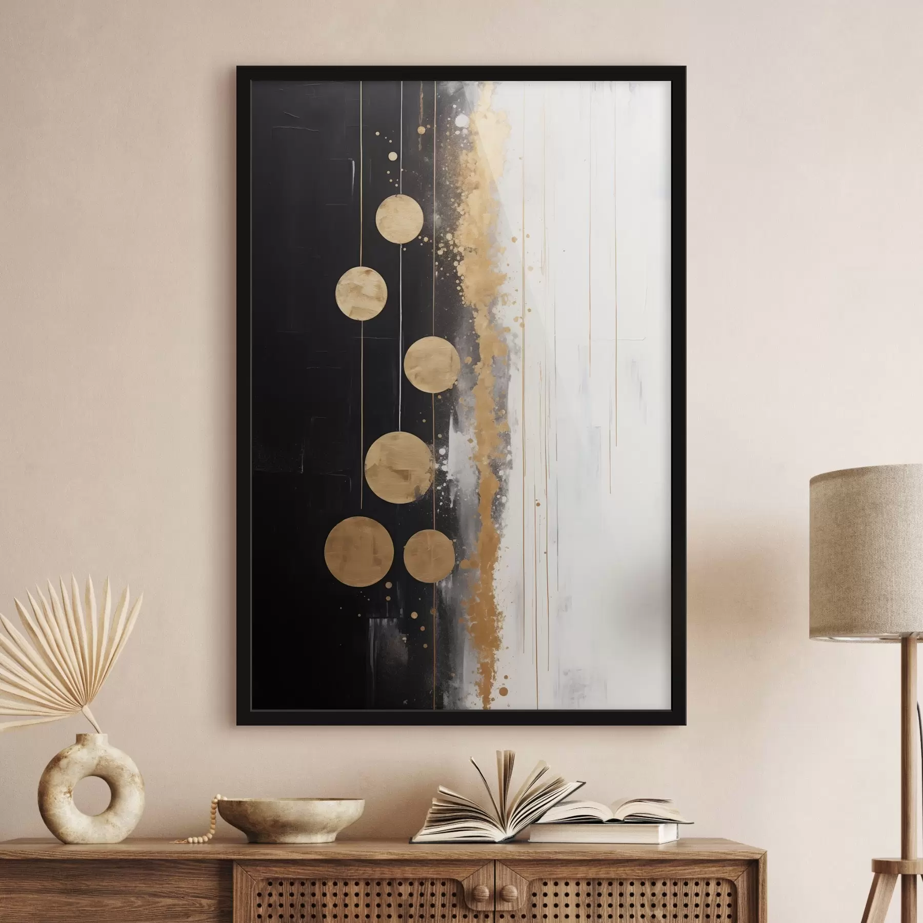 Fototapetes Abstraktā māksla ar dzelteniem apļiem, kas karājas uz melnā un baltā fona ar baltiem un dzelteniem plankumiem f43410