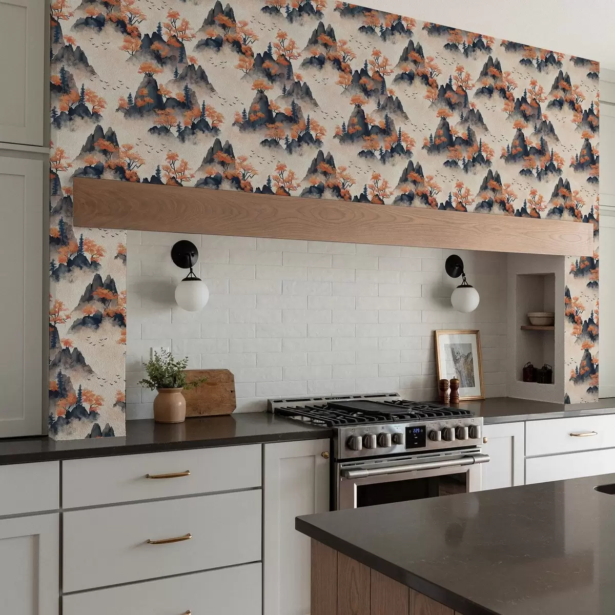 Tapetes Rudens kalni miglā ar oranžiem kokiem un putniem a00104