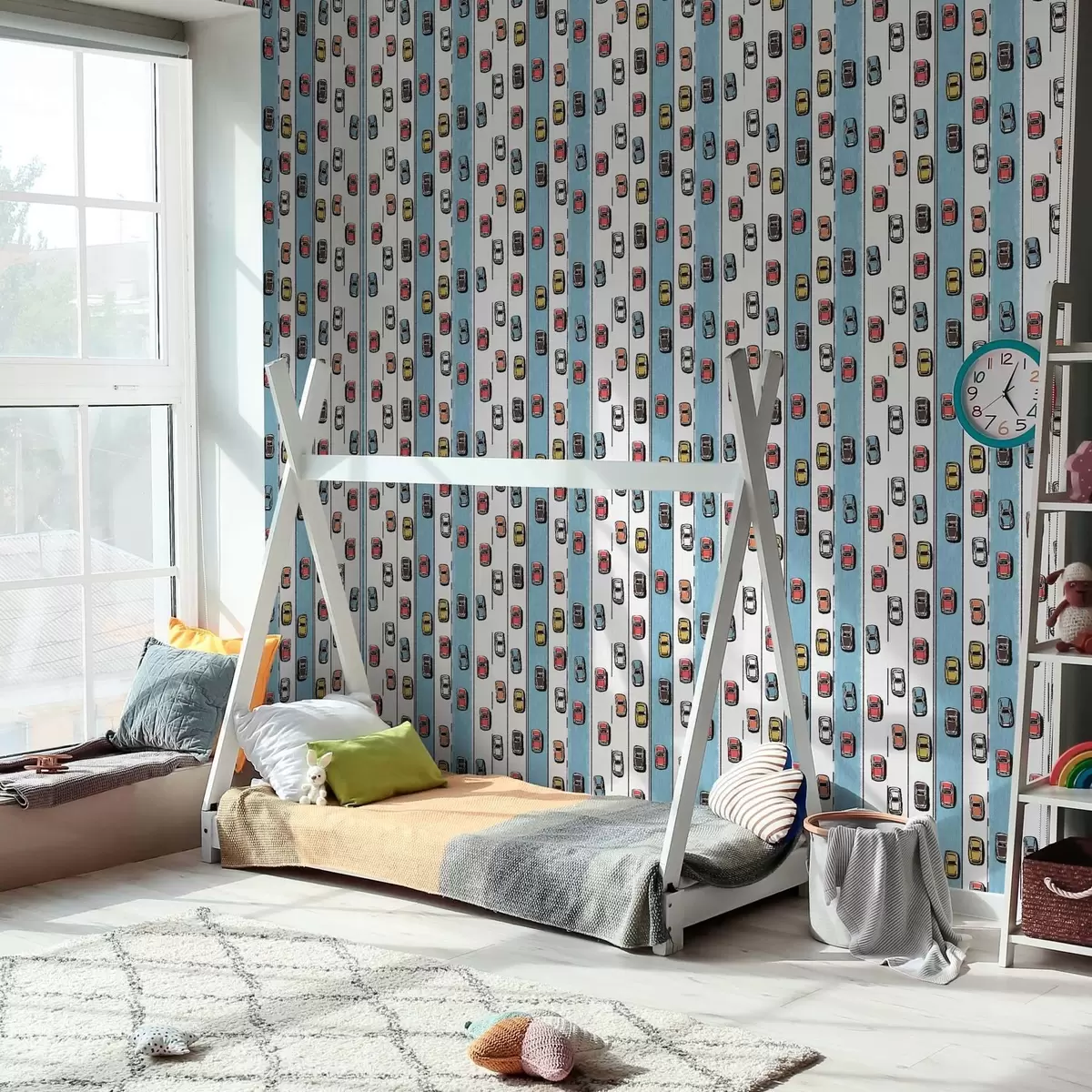 Tapetes Retro automašīna uz balta un zila ceļa 60. gadu stilā a00118v2