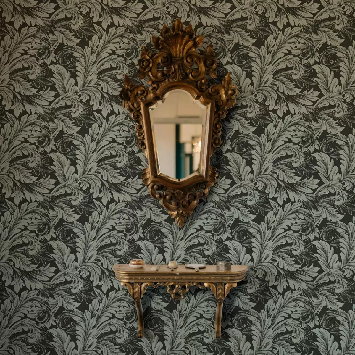 Tapetes Tumši zaļš fons ar piparmētru cirtām a00135v4