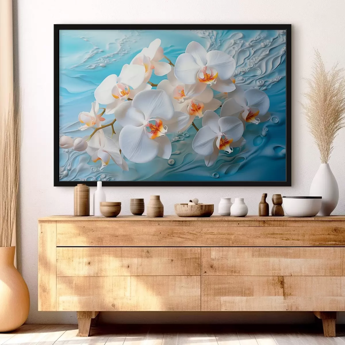 Plakāts Baltas orhidejas, izkārtotas uz gaiši zilas virsmas ar ūdens pilieniem, maigs apgaismojums f44401
