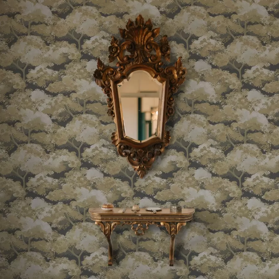 Fototapetes Tumšs meža raksts ar kokiem siltās krāsās a00170