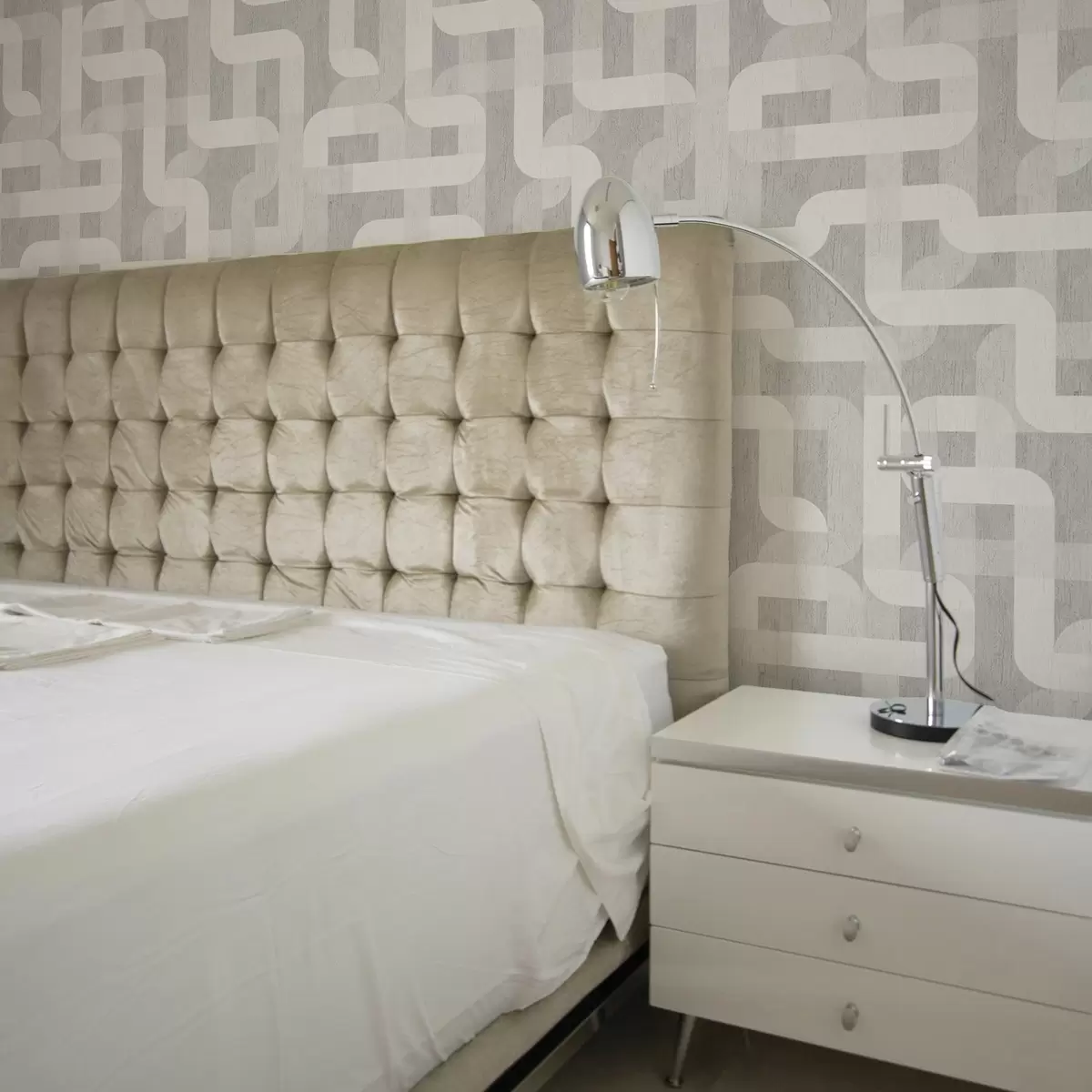 Tapetes Moderns grafisks raksts ar izliektām līnijām a00190