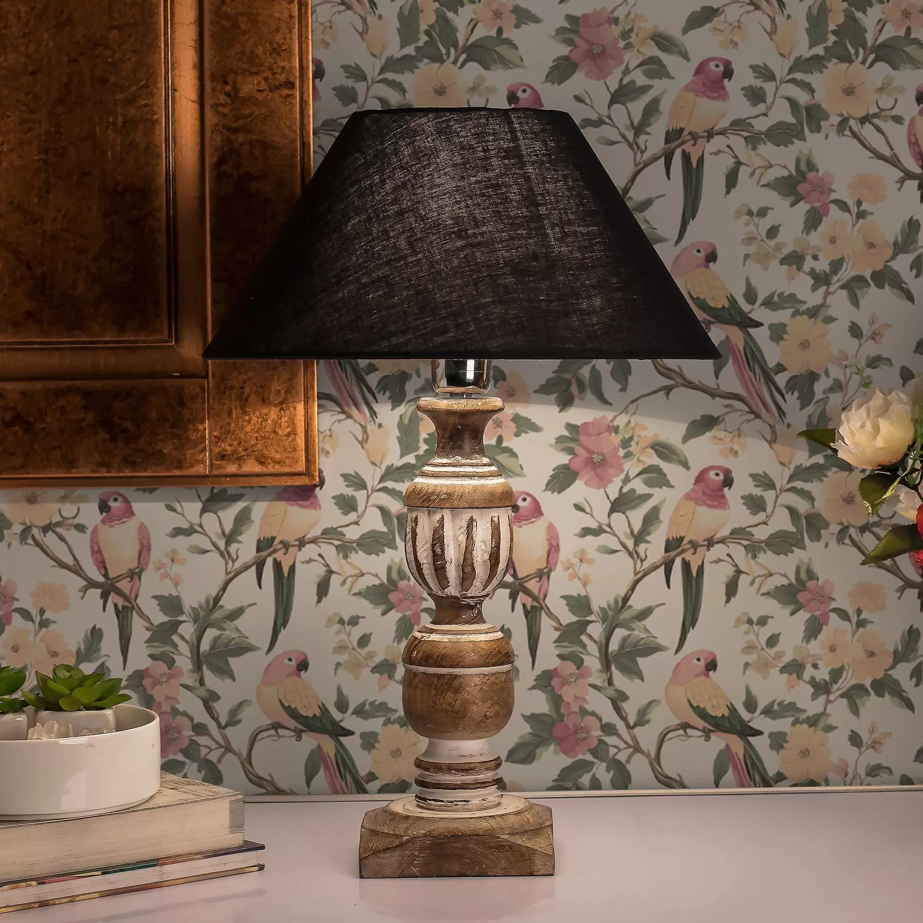 Fototapetes Tropu putni uz ziedošiem zariem pasteļtoņos a00199