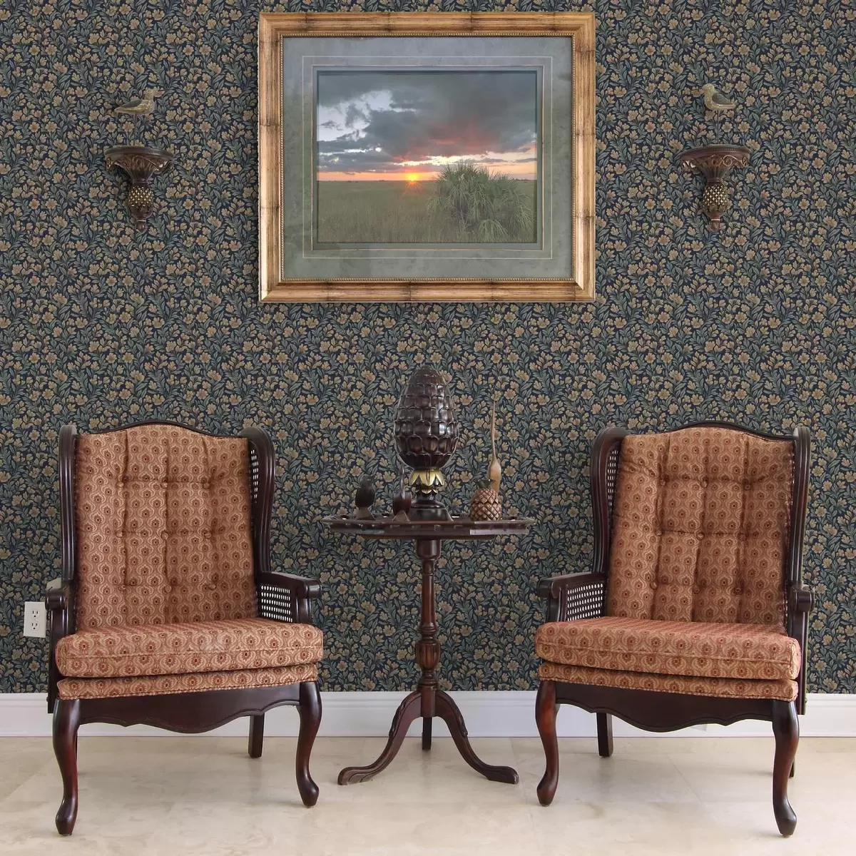 Tapetes Oranžas puķes uz tumši zila fona vintage stilā a00200