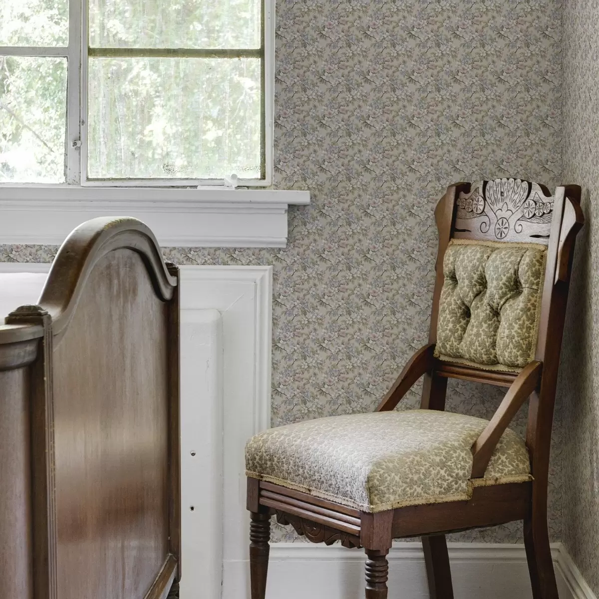 Tapetes Diagonāls pušķis ar pavasara ziediem maigos toņos a00204