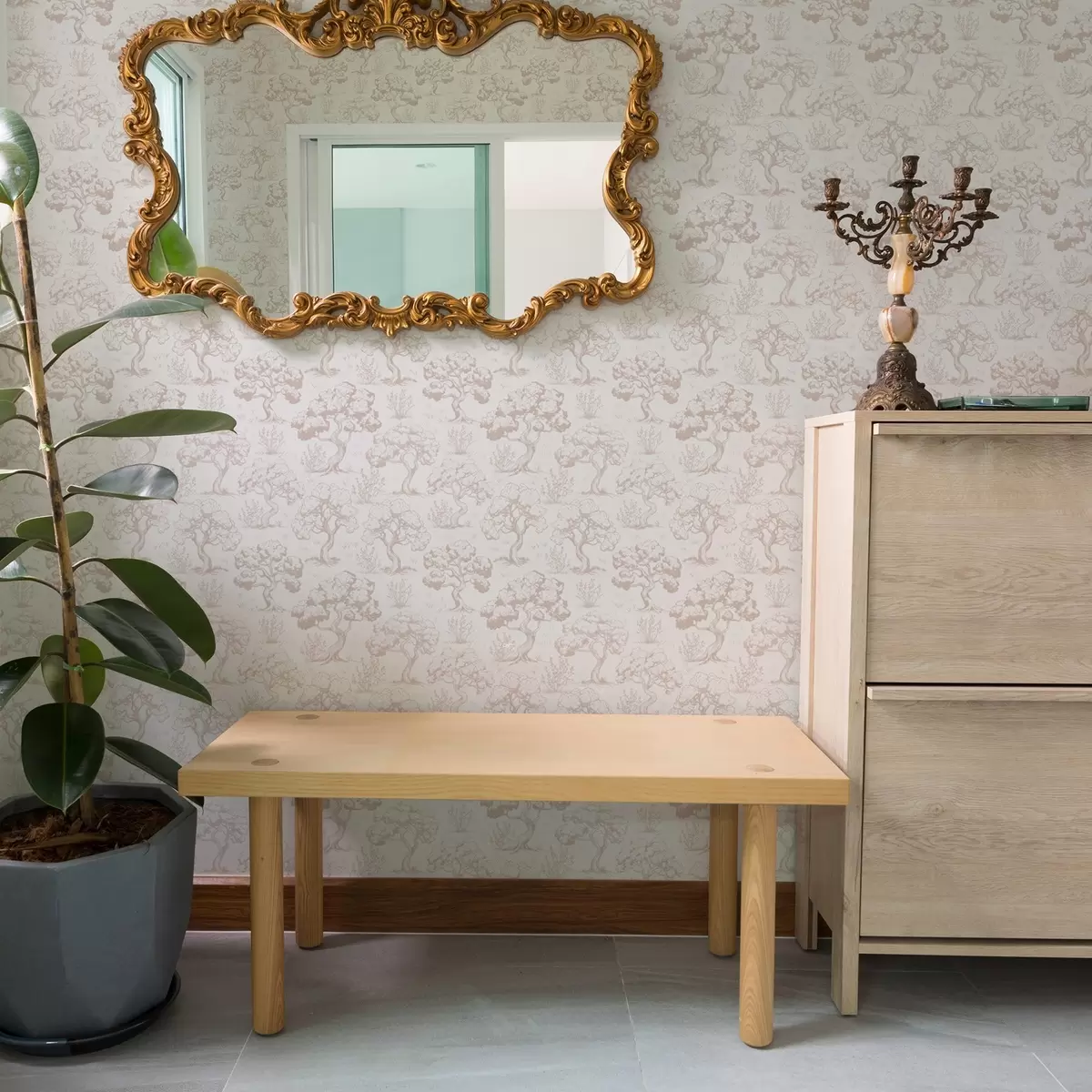 Tapetes Vienkrāsaini koku silueti vintage stilā, smilškrāsu krāsu shēma a00210