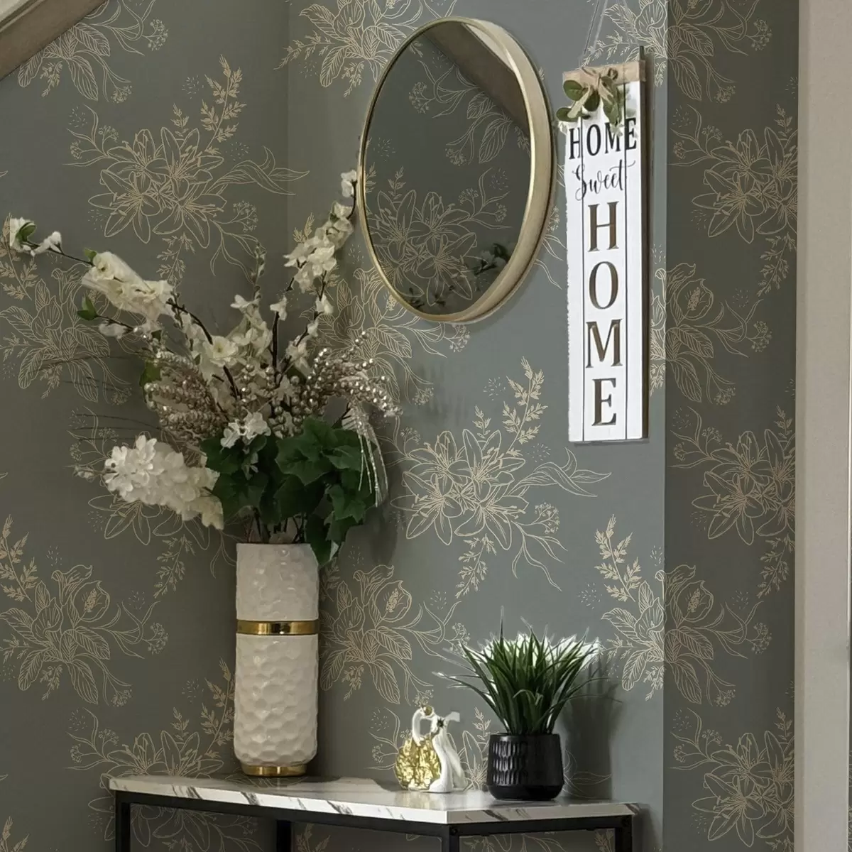 Tapetes Kontūru ziedi uz zili pelēka fona, elegants botāniskais raksts a00226