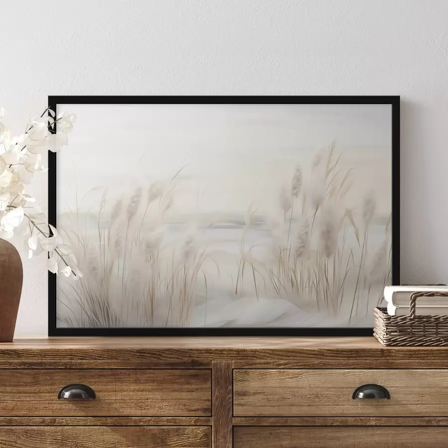 Fototapetes Priekšplānā smilškrāsas niedres ar sēklu galviņām, mīkstas un maigas, neskaidrs fons un gaišas debesis f44851