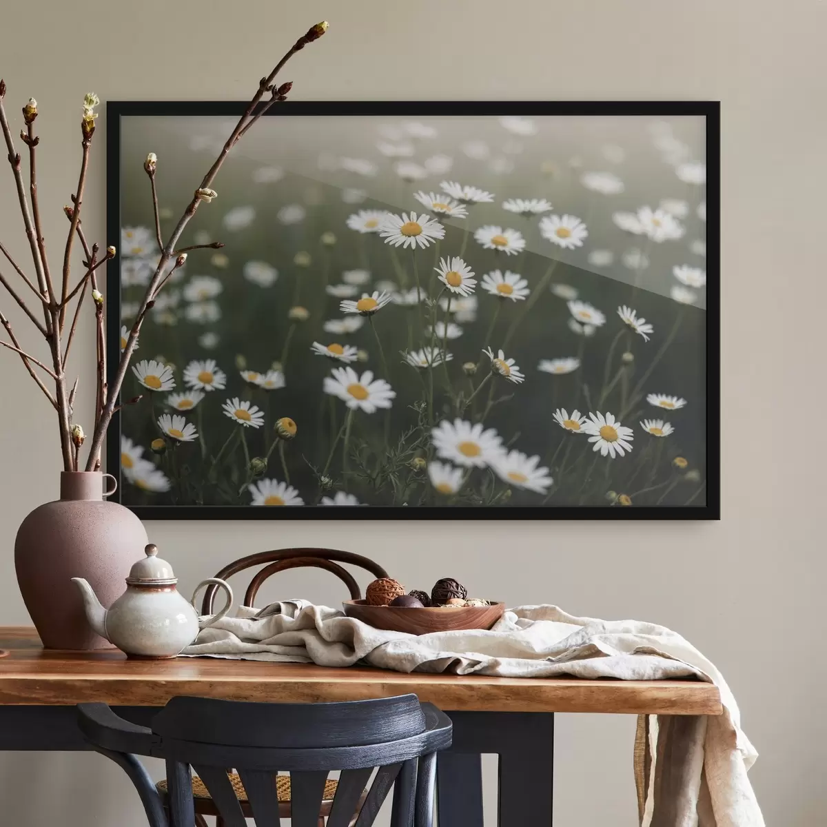 Plakāts Margrietiņu lauks ar nefokusētu zaļu fonu f44898