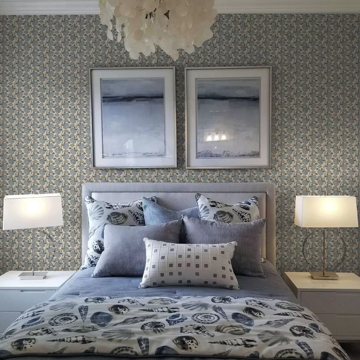 Tapetes Simetrisks raksts ar ziliem un bēšiem elementiem a00360