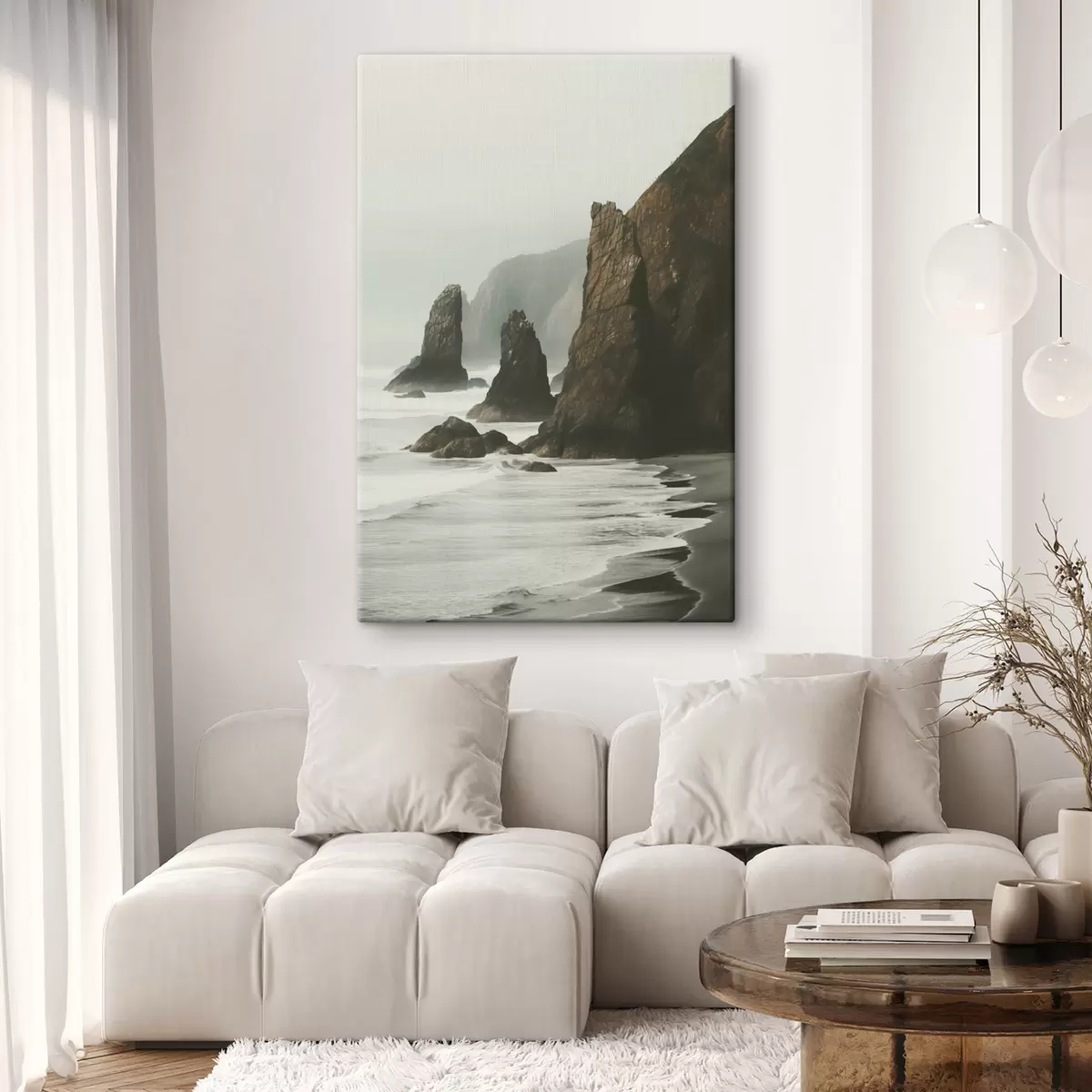 Glezna Akmeņainas klintis un jūras piekraste, viļņi, kas saduras krastā, ainava ar noskaņu atmosfēru, zemes toņi s45193