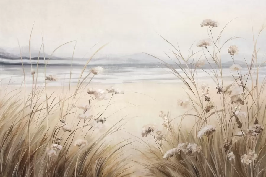 Fototapetes Kviešu lauks ar baltiem ziediem priekšplānā, pludmale un okeāns fonā, neitrālas pasteļtoņu pieklusinātas krāsas w09298