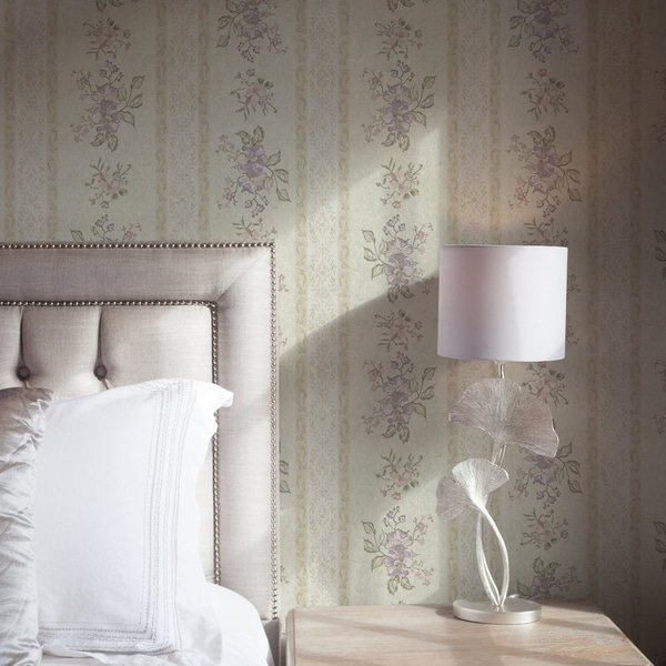 Tapetes Vintage ziedi uz svītraina fona ar ornamentu, Tapetes ziedi, a00440 : uwalls.lv