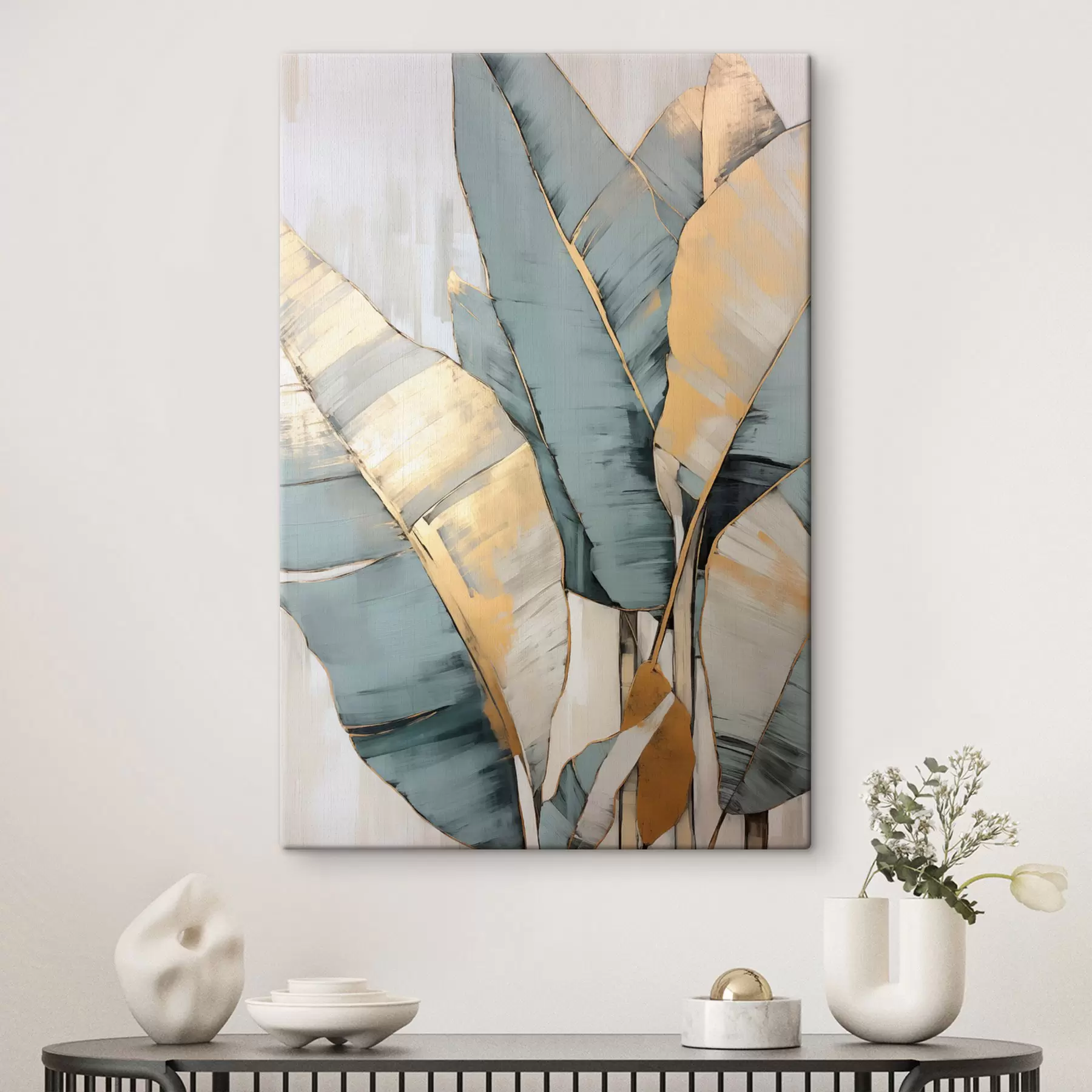 Glezna Mutuļojošas zilas, pelēkas un dzeltenas banānu lapas ar redzamiem triepieniem ar otu baltā abstraktā fonā s45552