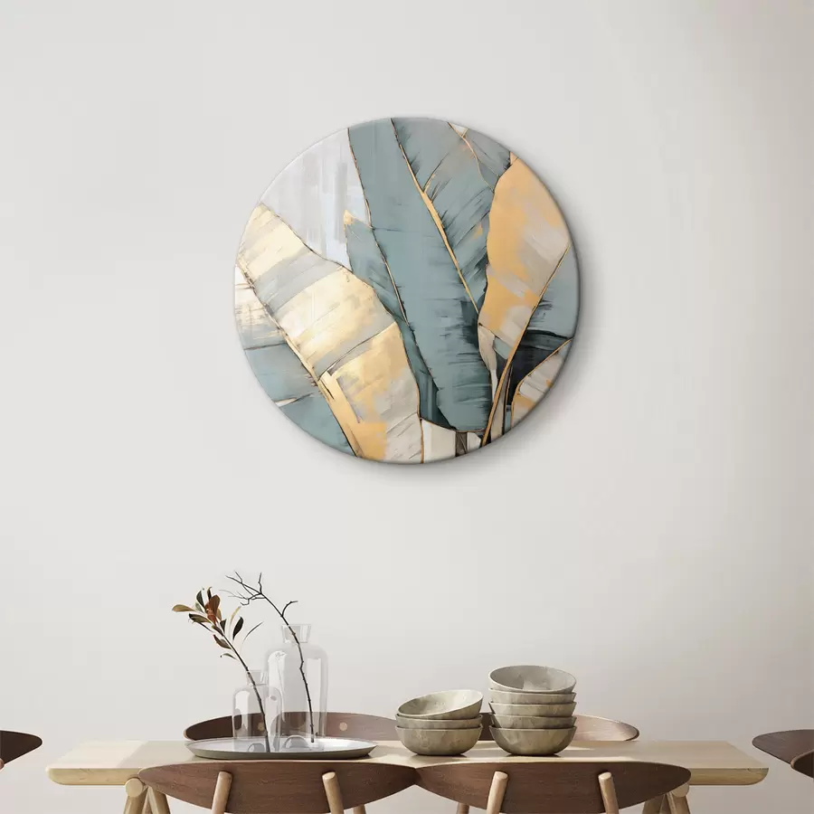 Glezna Mutuļojošas zilas, pelēkas un dzeltenas banānu lapas ar redzamiem triepieniem ar otu baltā abstraktā fonā r45552