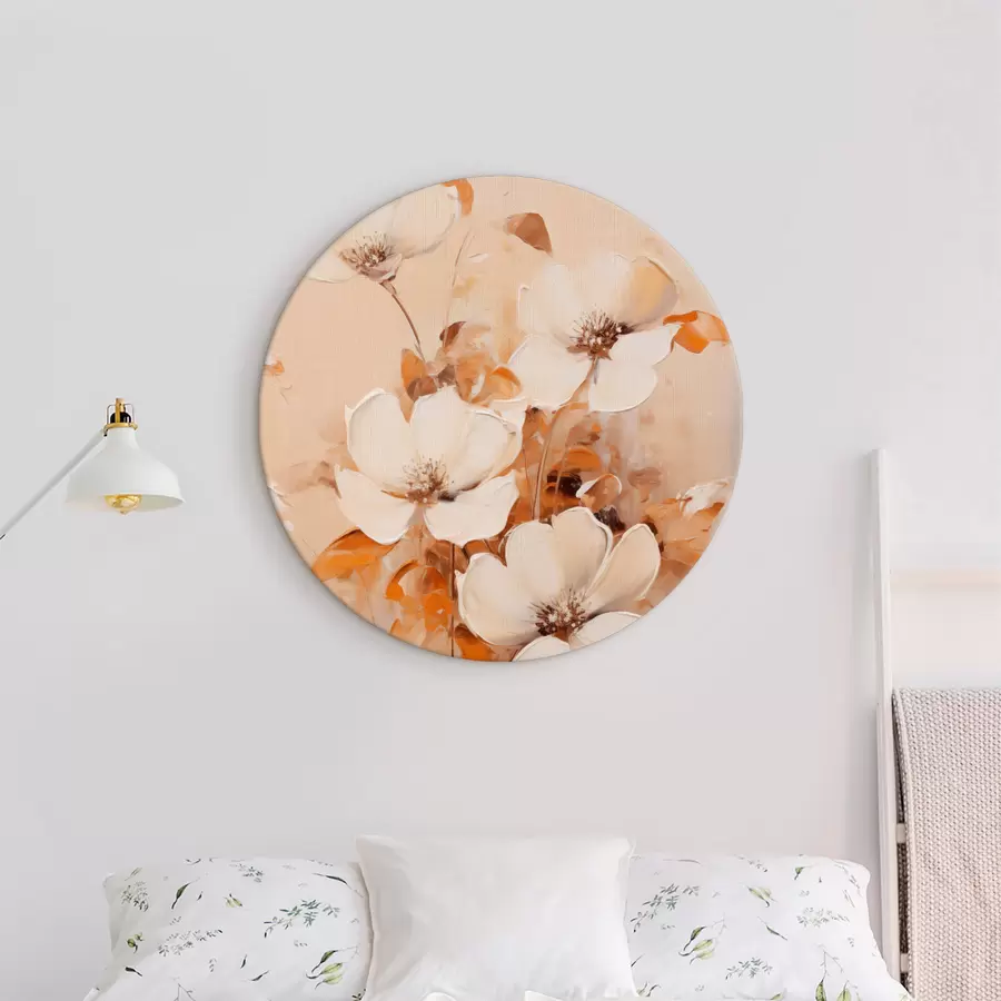 Glezna Balti ziedi ar oranžām lapām, maigi triepieni, silta krāsu palete, eleganta kompozīcija r45573