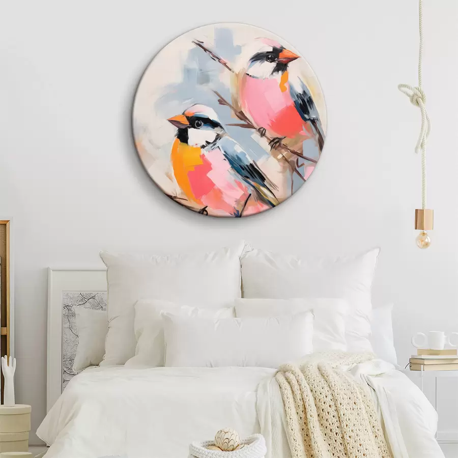 Glezna Krāsaini putni, kas sēž uz zara uz maiga pasteļkrāsas fona r45578