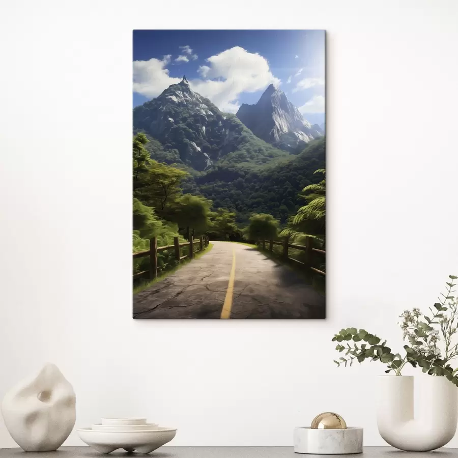 Glezna Kalnu ceļš starp zaļiem kokiem s45525