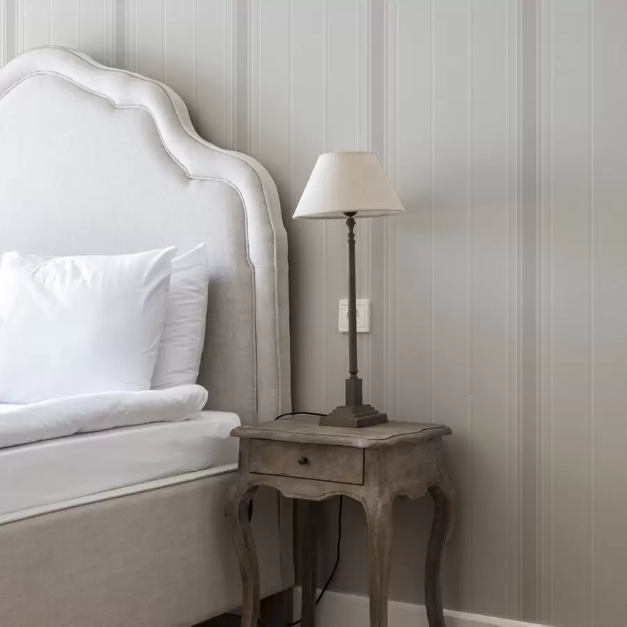 Fototapetes Gaiši smilškrāsas toņa svītras ar platiem akcentiem a00518