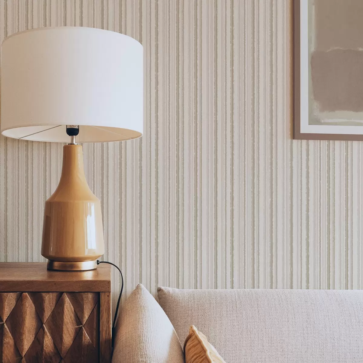 Tapetes Plānas svītras gaiši bēša toņos a00549