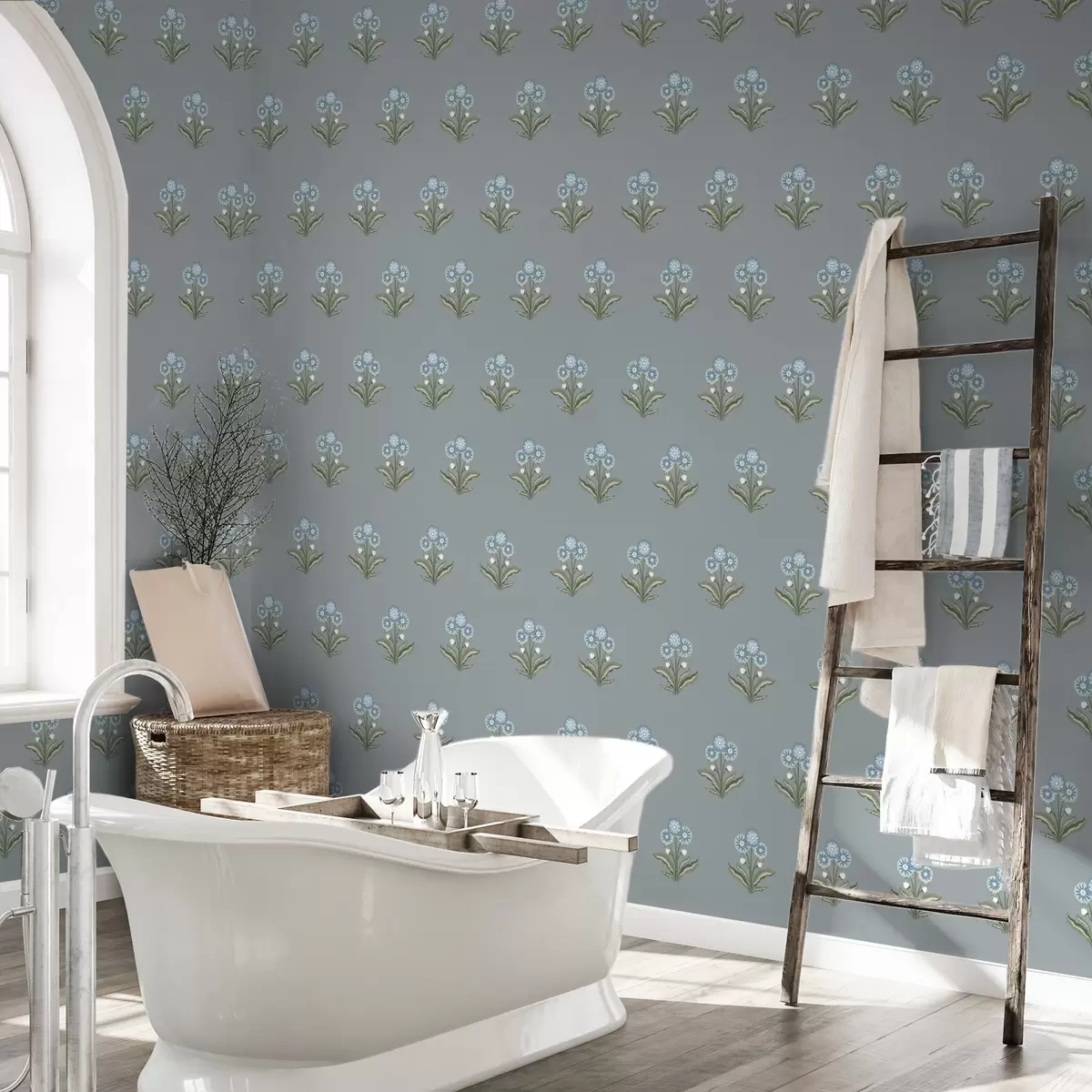 Tapetes Stilizēti ziedi uz pelēkā-zila fona, vēsā krāsu gamma a00494v1