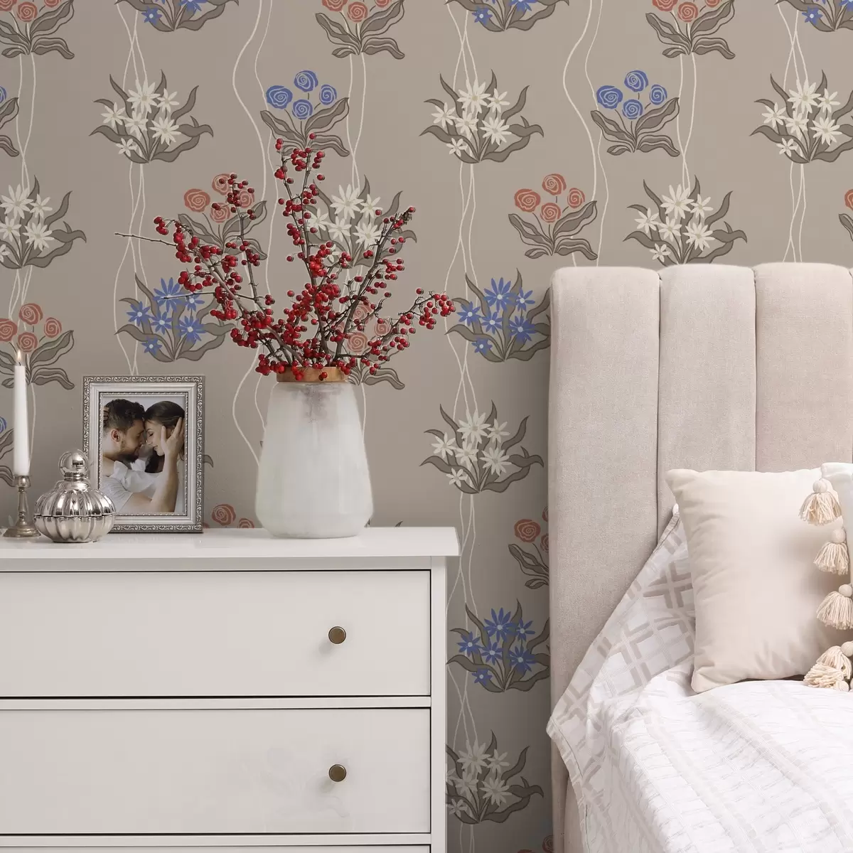 Tapetes Retro ziedi ar viļņotām līnijām uz siltā smilškrāsā fona a00503