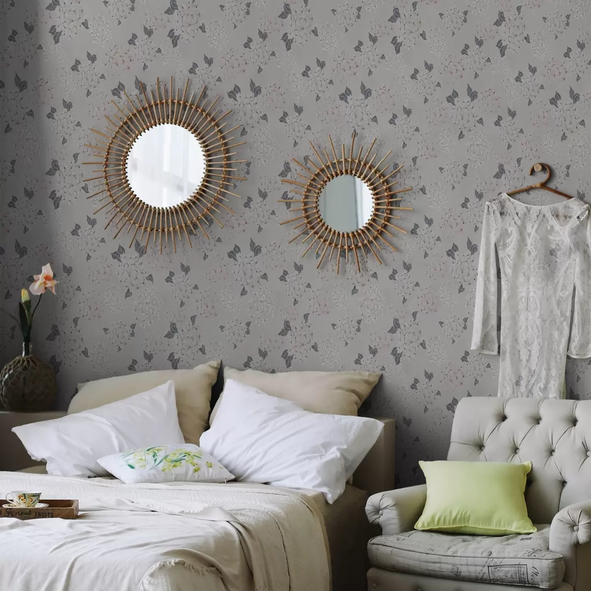 Tapetes Gaisīgi ziedi uz gaiša fona, maigi rozā-pelēki toņi a00600