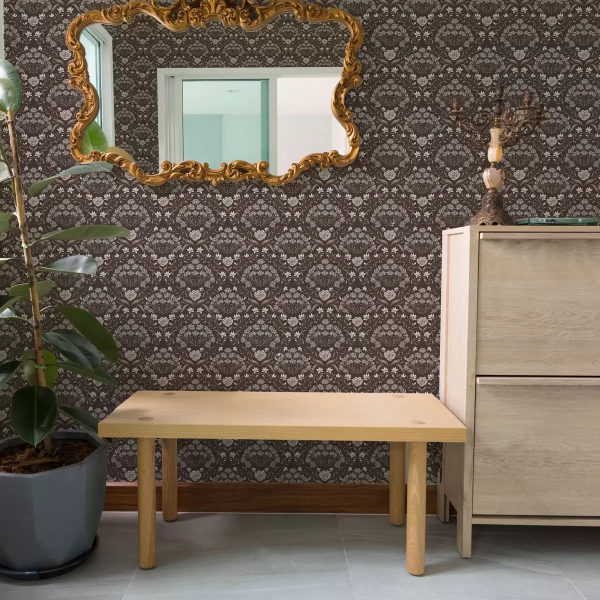 Tapetes Tumšā šokolāde ar peonijām un sniegpulkstenītēm a00603v2