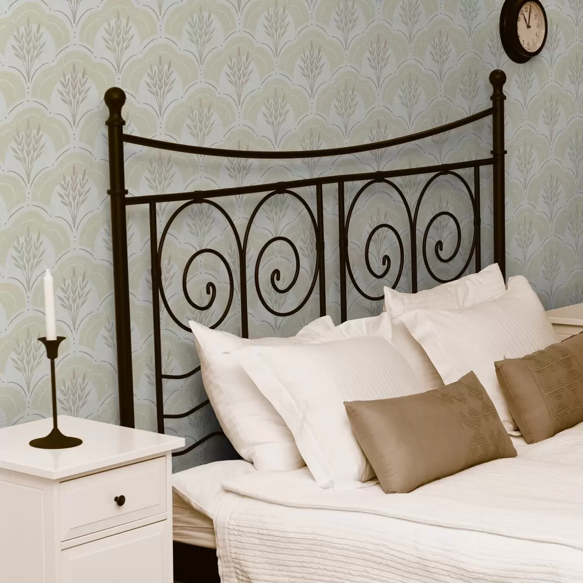 Tapetes Kvieši arkas, maiga krēmkrāsas akvareļa fons a00607