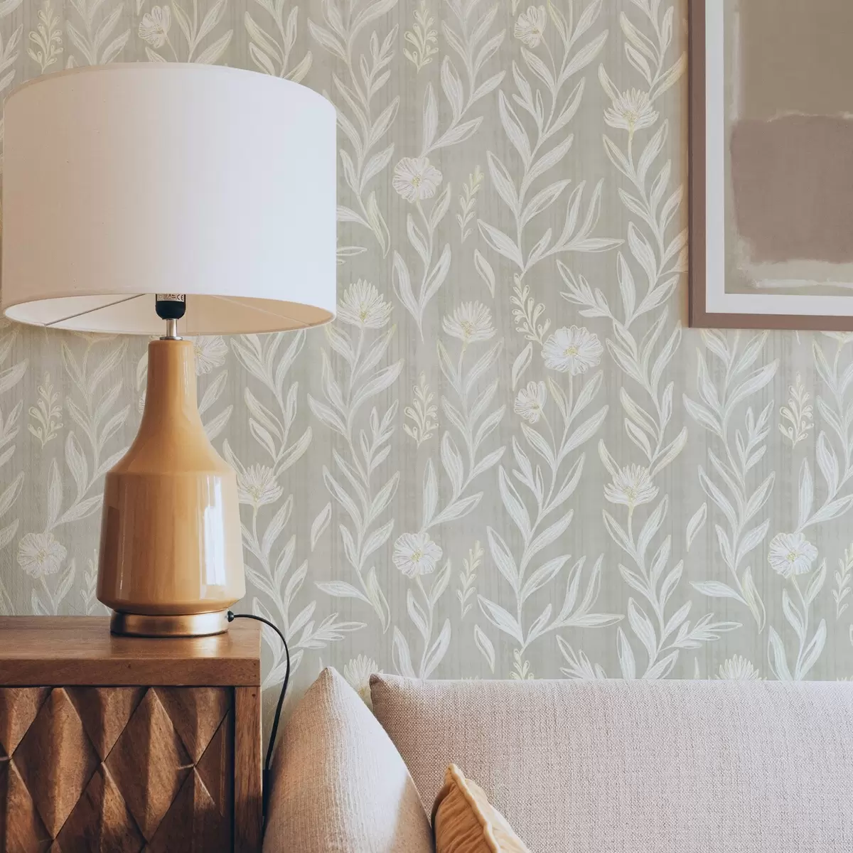 Tapetes Gaišas zāles un ziedi uz smilškrāsas fona, skicētas līnijas a00618