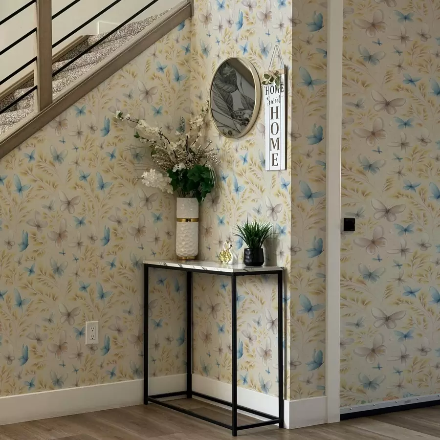 Fototapetes Gaiši tauriņi starp dzeltenām lapām uz gaiša fona a00795