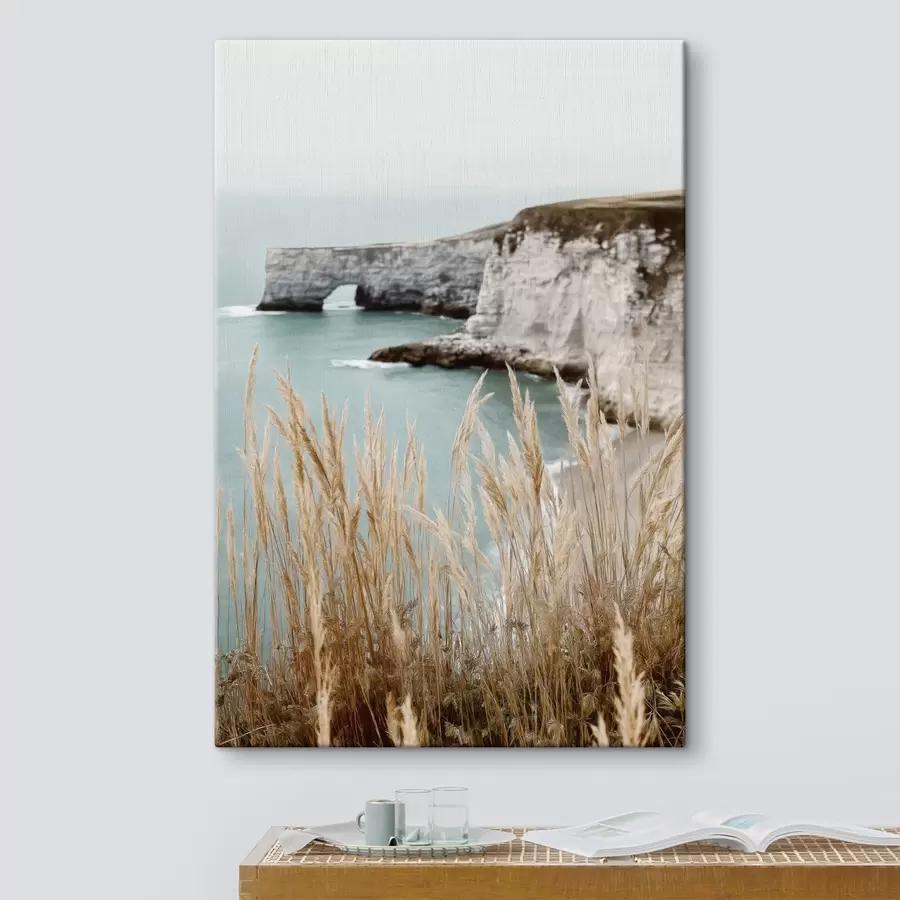 Glezna Piekrastes klintis ar niedrēm priekšplānā s46141